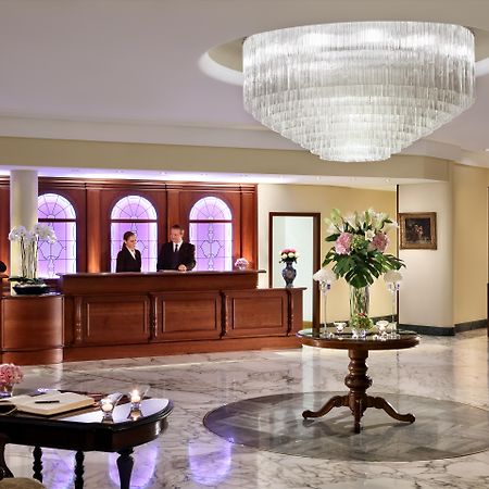 Hotel Splendide Royal Lugano Bagian luar foto The lobby of the hotel