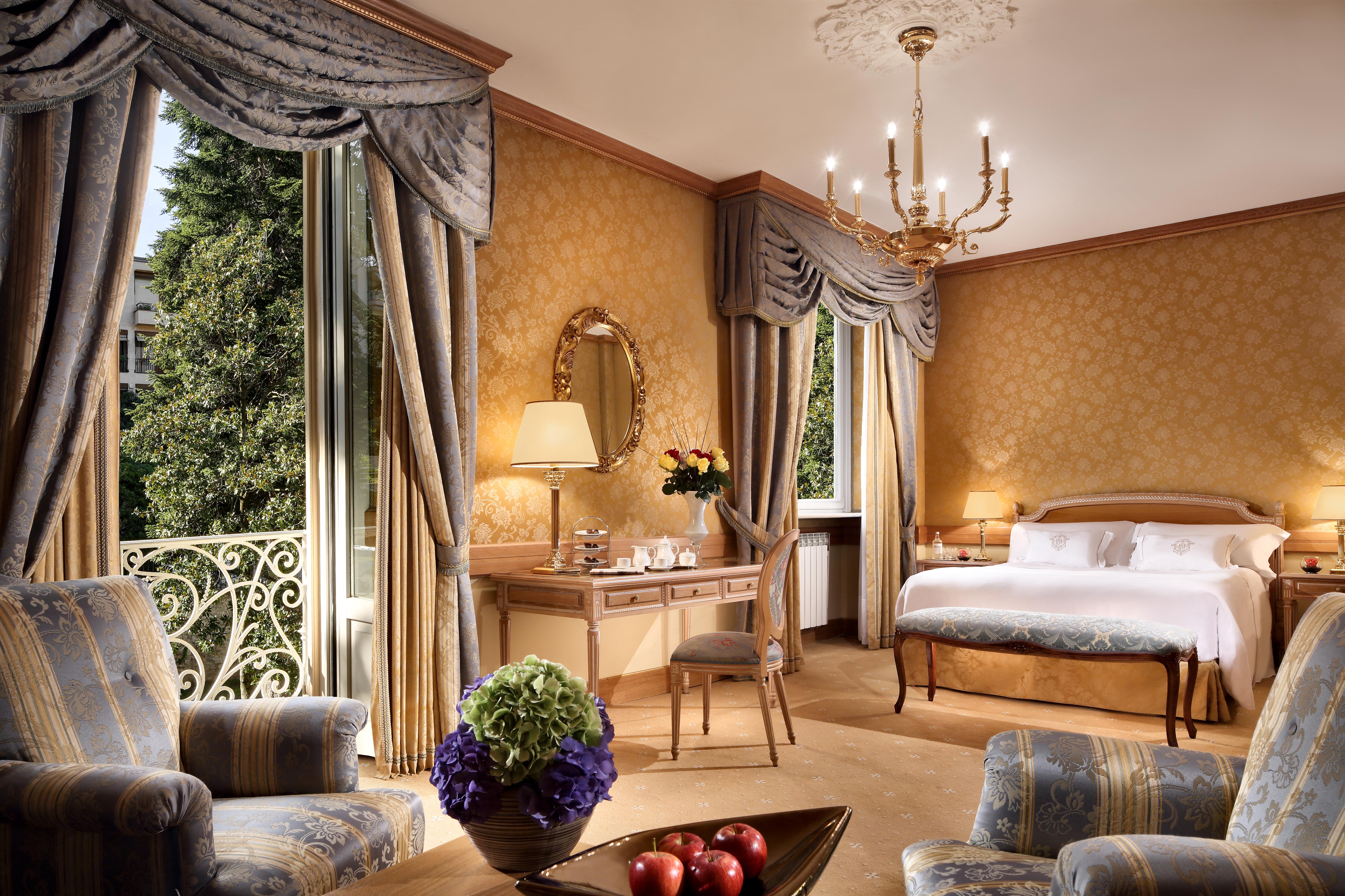 Hotel Splendide Royal Lugano Bagian luar foto A suite at the hotel