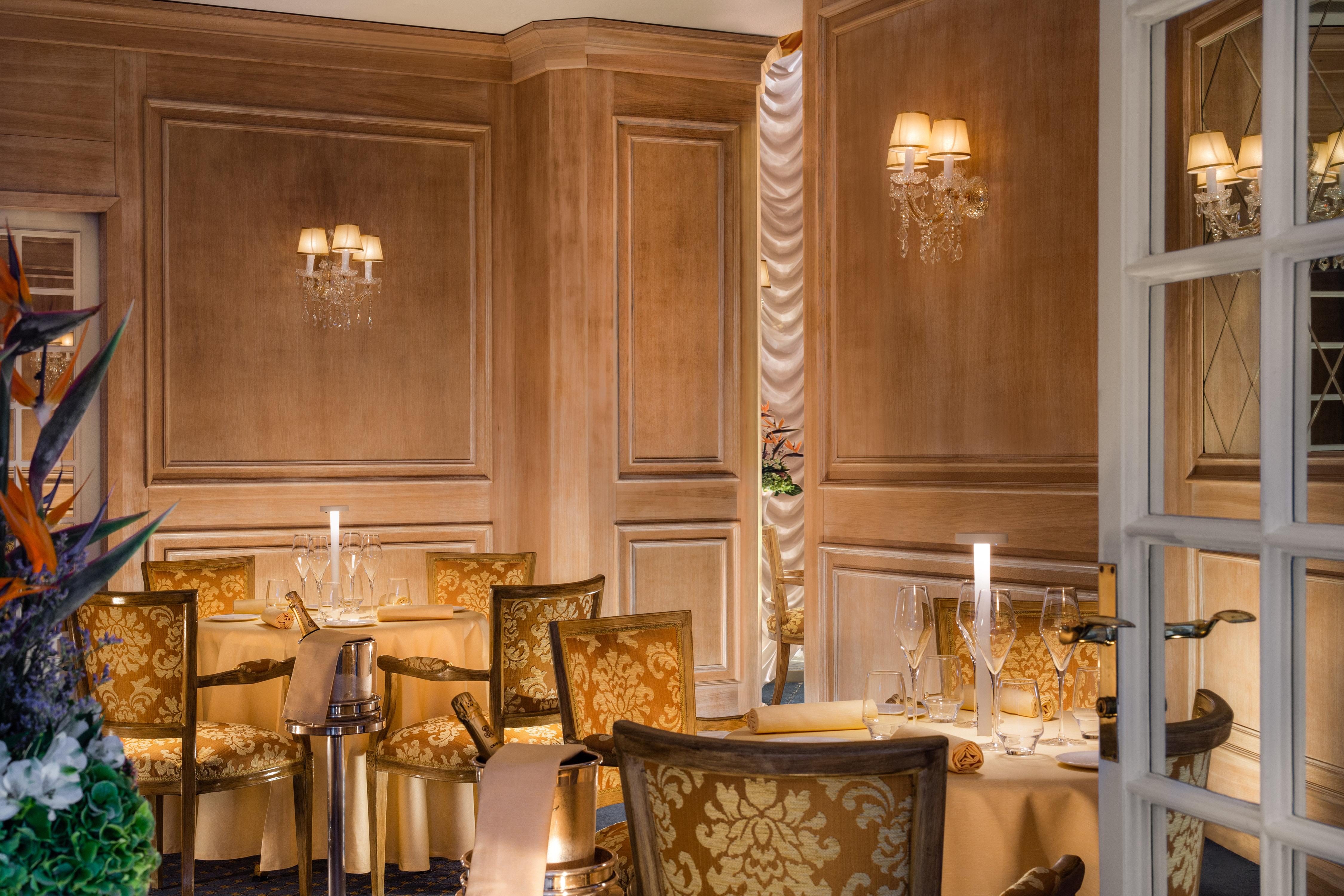 Hotel Splendide Royal Lugano Bagian luar foto The interior of the restaurant