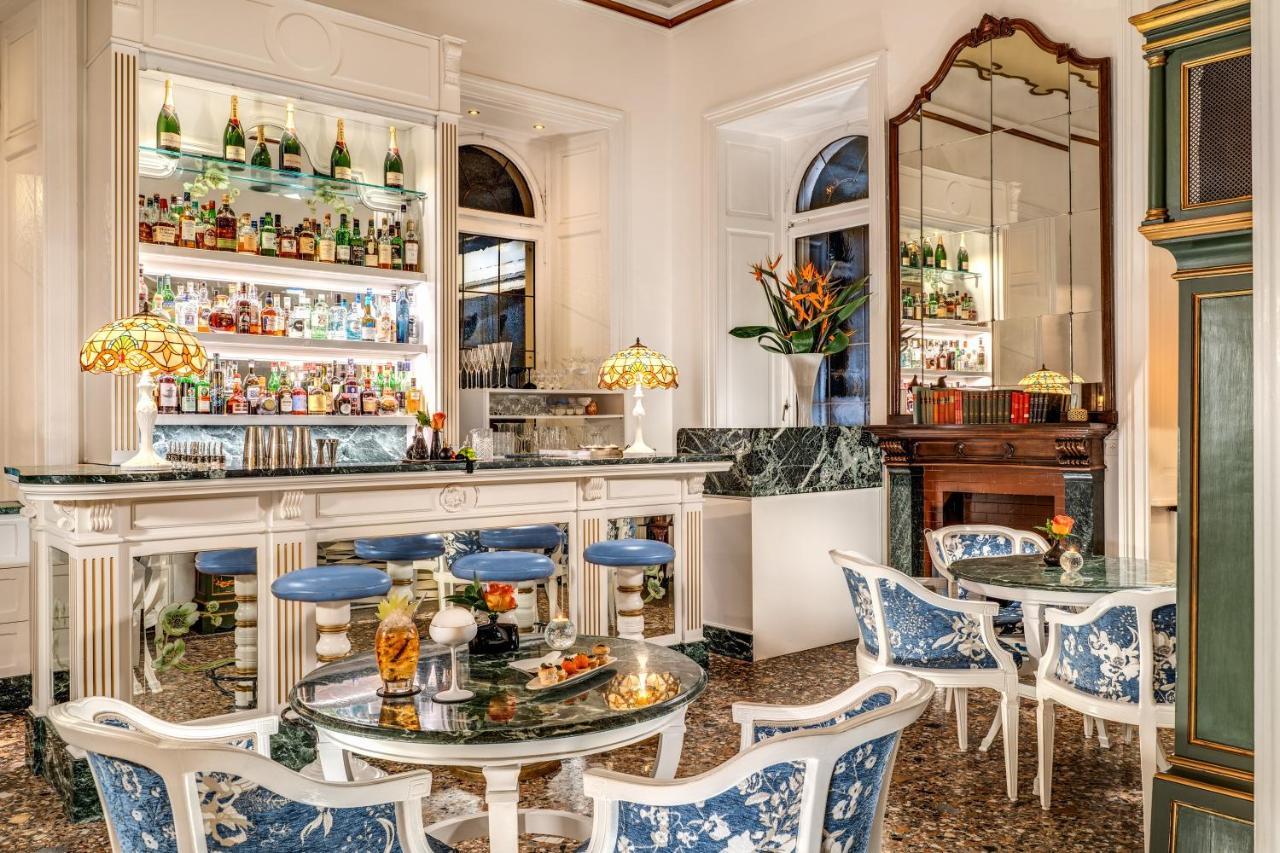 Hotel Splendide Royal Lugano Bagian luar foto The bar at the Excelsior