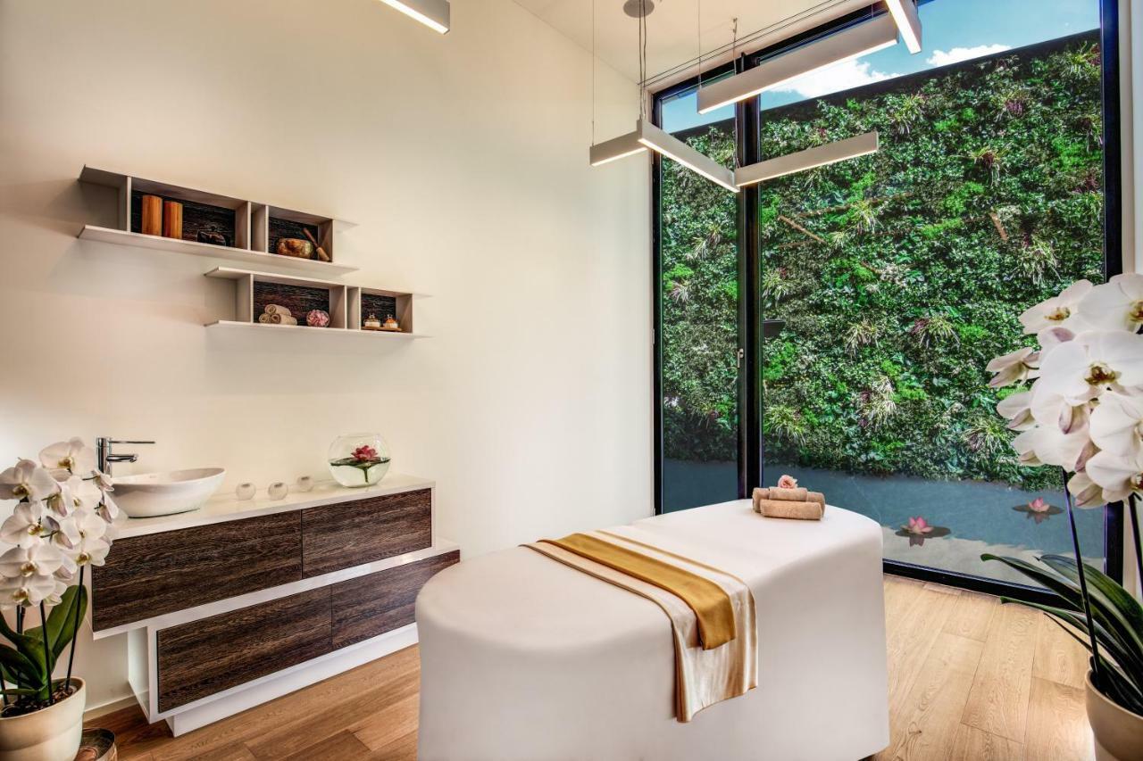 Hotel Splendide Royal Lugano Bagian luar foto Spa at The Westin